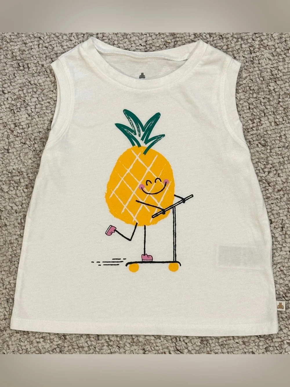 Bundle of 2 girls graphic shirts in size 5T. Brands Gap & H&M